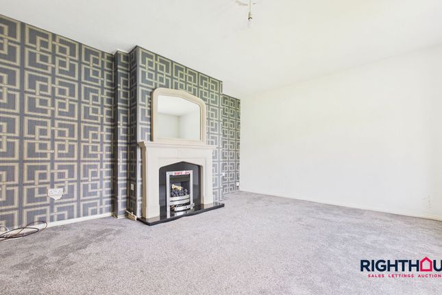 21 Eastfield Gardens, Bradford photo 3