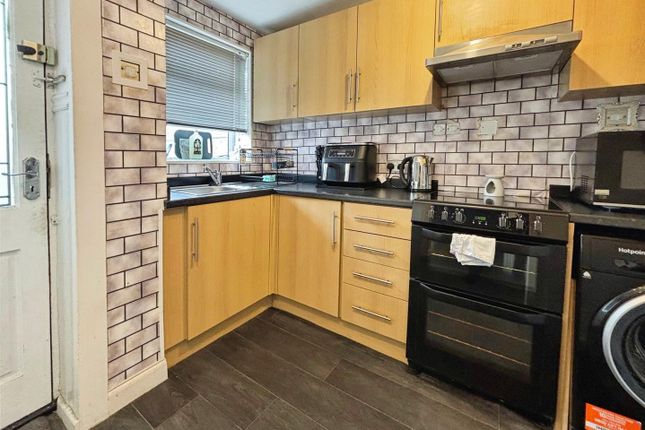 15, Lochy Road, Bradford photo 5
