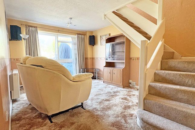 19, Begonia Close, Chelmsford photo 2