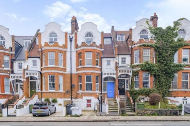 Flat to rent in Thurlow Park Road, London