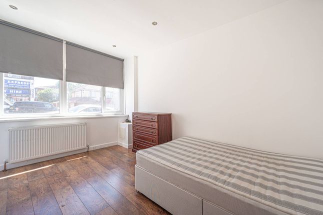 Thumbnail Flat for sale in Selvage Lane, Mill Hill, London