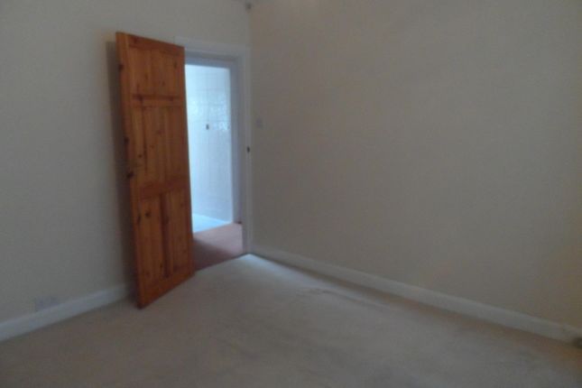 2, Cray Valley Road, Orpington, LONDON photo 4