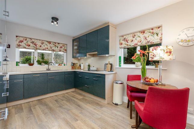 8, The Woodlands, Darlington. photo 3