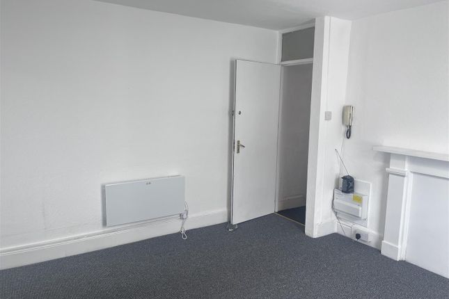 Lounge/Bedroom