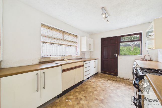 21, Laburnum Avenue, St. Helens photo 4