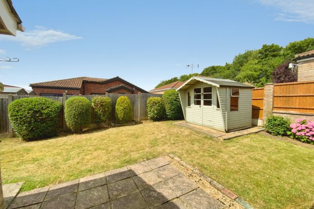 17, Lindrick Close, Lincoln photo 2