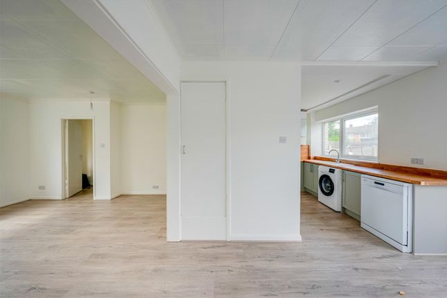 24, Cowdrey Court, Dartford photo 4