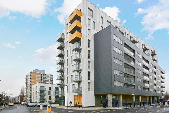 Thumbnail Flat to rent in Cordelia Street, London