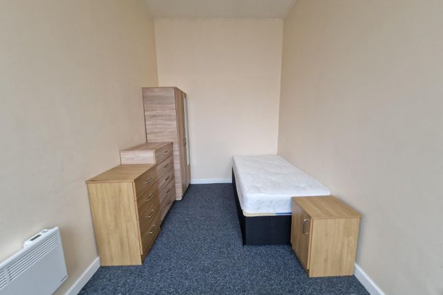 Room 7, 90, Mitford Street, Stretford photo 3