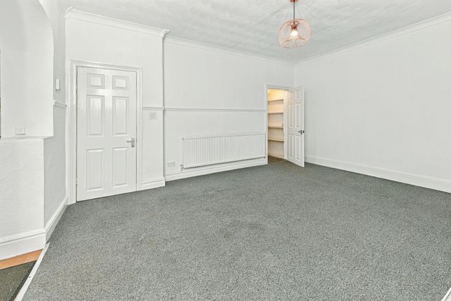 10, South Terrace, DEWSBURY photo 3