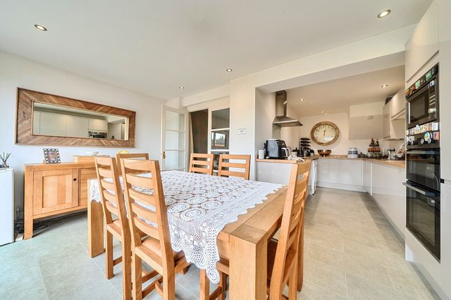 24, Philippa Close, Somerset photo 3