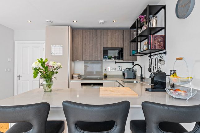 27 Verdun Heights,14â€“16 Foxley Lane, Purley photo 4