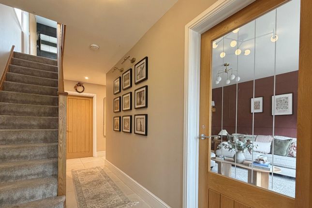 11 Dormy Close, Mansfield photo 2