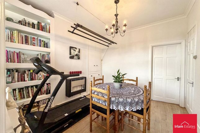 131 New Moss Road, Manchester photo 5