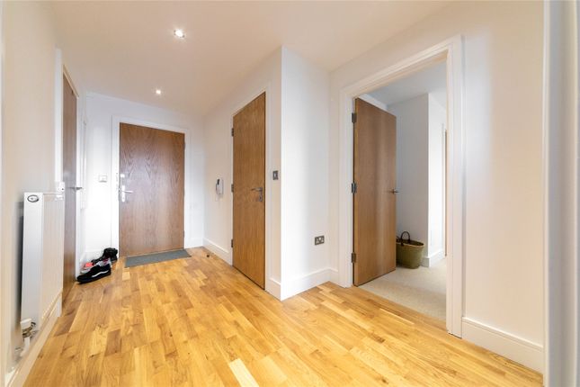 Flat to rent in Jubilee Court, 20 Victoria Parade, London