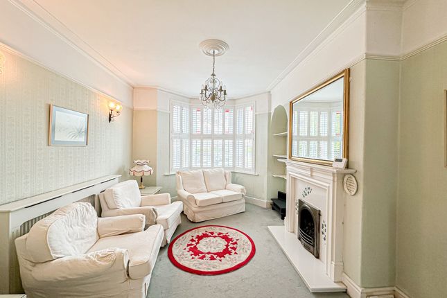 69 Barnston Road, Wirral photo 4