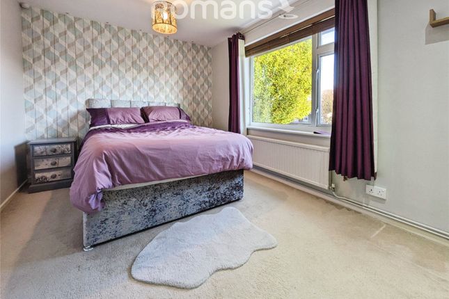 16, Hawthorn Crescent, High Wycombe photo 5
