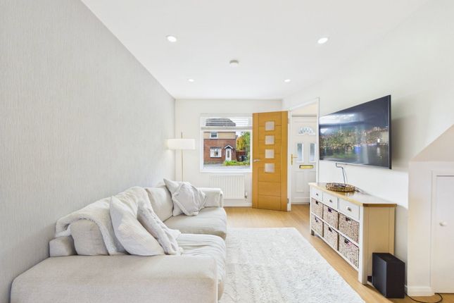 Woodville Court, Broxburn photo 4