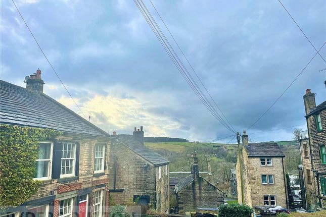 Terraced house to rent in The Square, Dobcross, Oldham