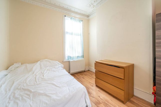 Lincoln Road E7, Forest Gate photo 4