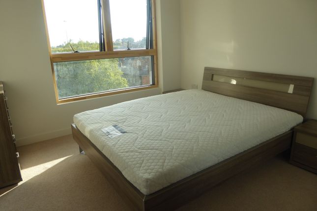 Flat to rent in Honister, Reading