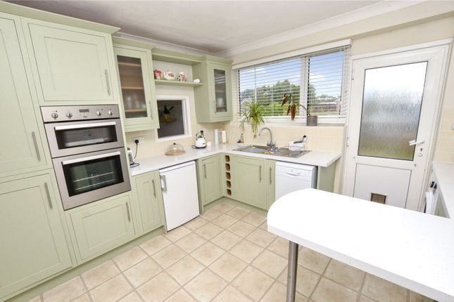 22, Pennington Close, Ferndown photo 4