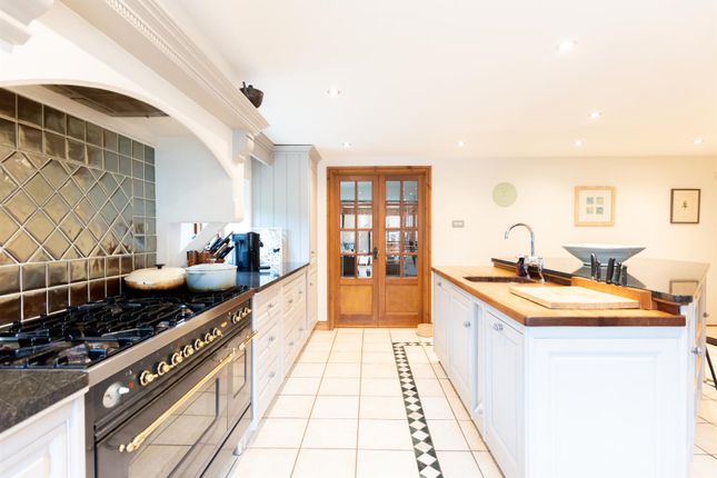 Detached house for sale in High Street North, Stewkley, Buckinghamshire