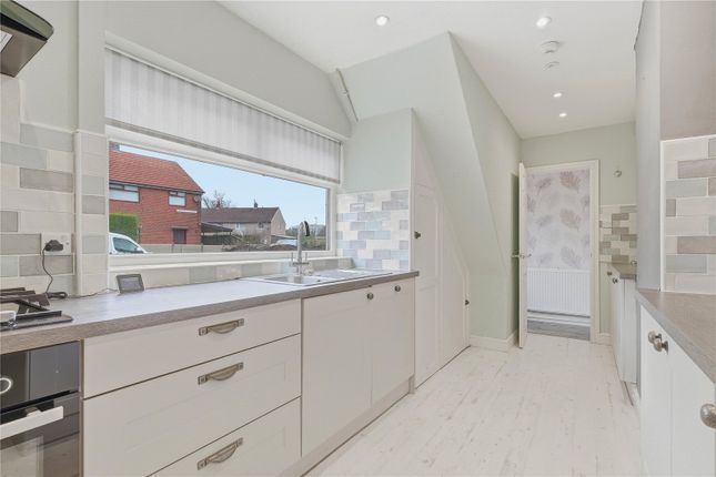 3, Earlesdon Avenue, Earby photo 2