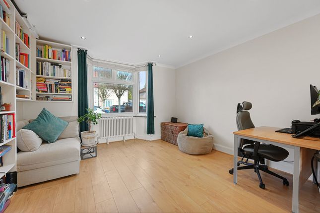 42 Belvue Road, Northolt photo 4