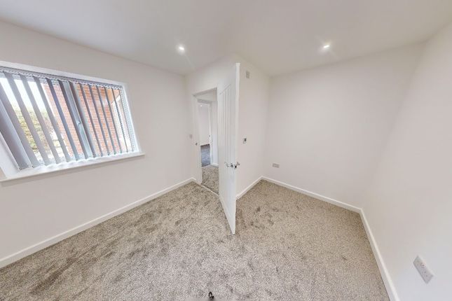 Flat to rent in Willerby Road, Hull