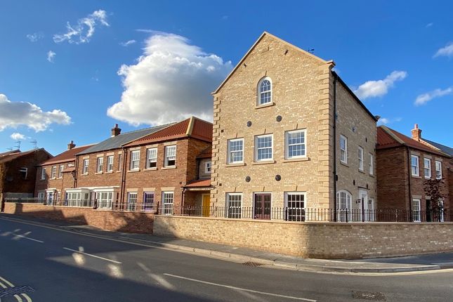 Thumbnail Flat to rent in Scuttlecroft Place, Howden, UK
