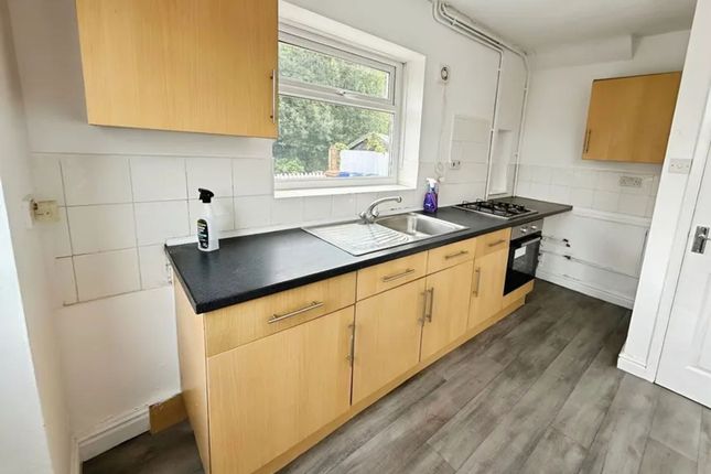 46 Howard Crescent, Stoke-On-Trent photo 5