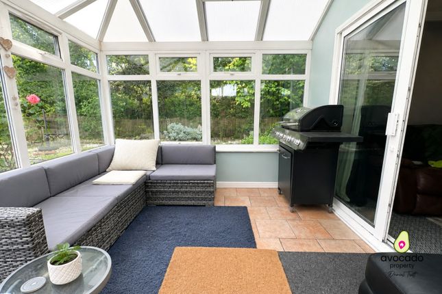 25 Manor Close, Buxton, Norfolk photo 3