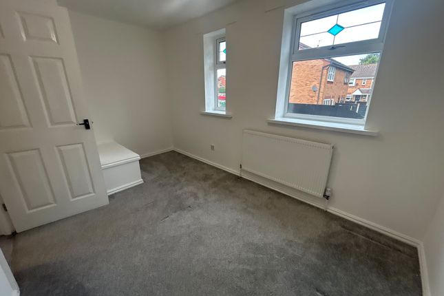 Blake Close, Cannock photo 5