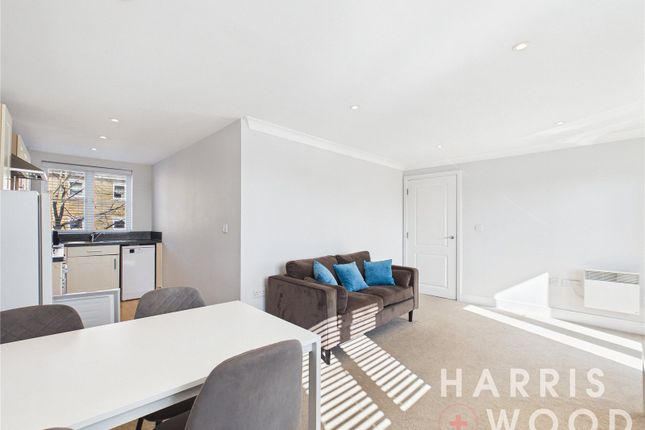 10, Tufnell Way, Essex photo 4