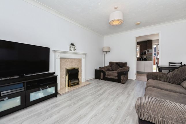 39, Hedingham Road, Grays photo 2