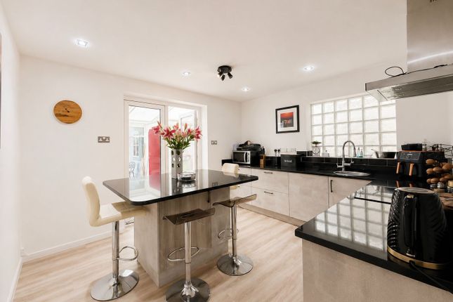 15, Hollywood Lane, Birmingham photo 2