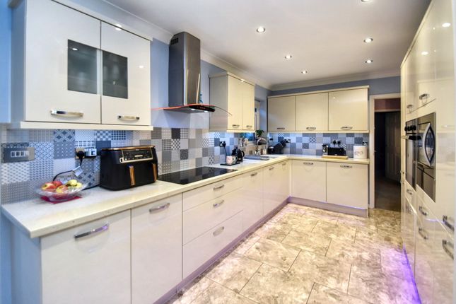 3, Magdalen Close, Skegness photo 4