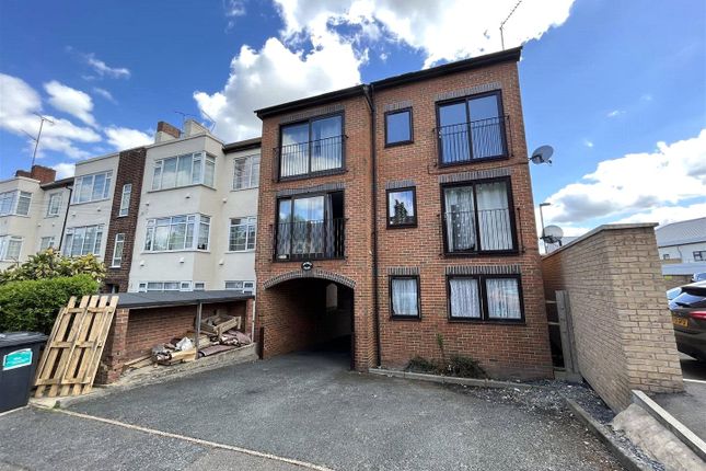 Flat for sale in Archway Court, Spring Vale South, Dartford, Kent