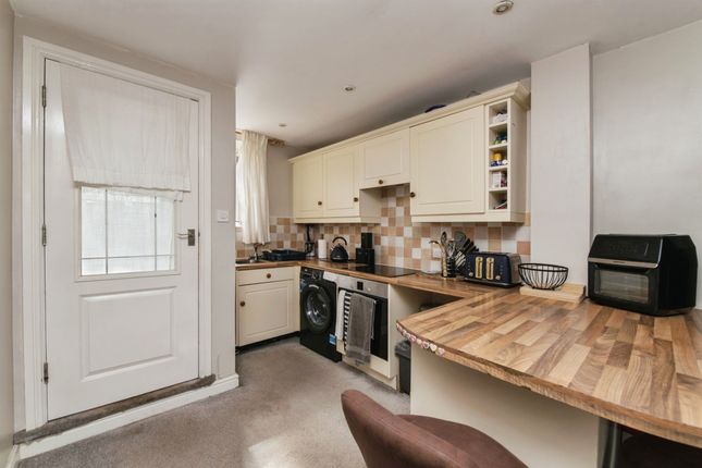 2, Miltons Mews, West Street, Axminster photo 3