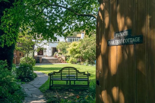 Pear Tree Cottage, 3 Macclesfield Road, Prestbury photo 4