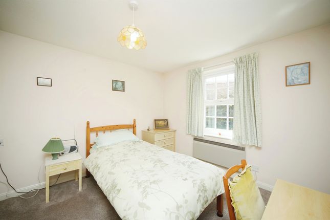 Flat for sale in Eastgate Gardens, Taunton