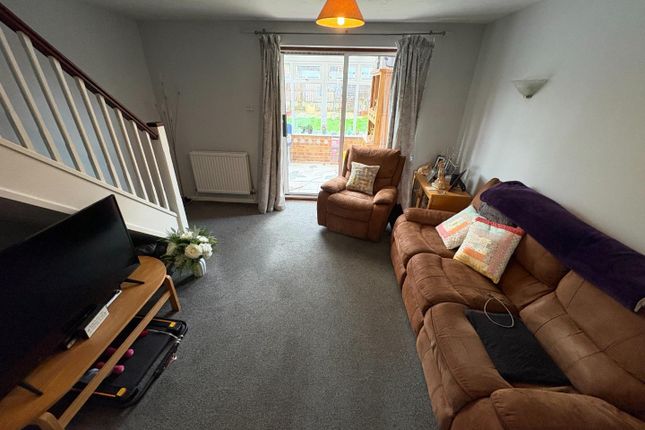 8, Cheltenham Drive, Chippenham photo 2