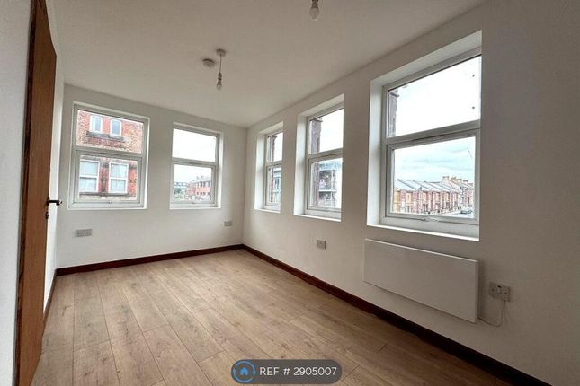 Flat, A  A Stanley Road, Liverpool photo 5