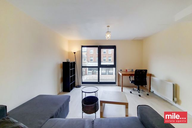 Thumbnail Flat for sale in Mannock Close, London