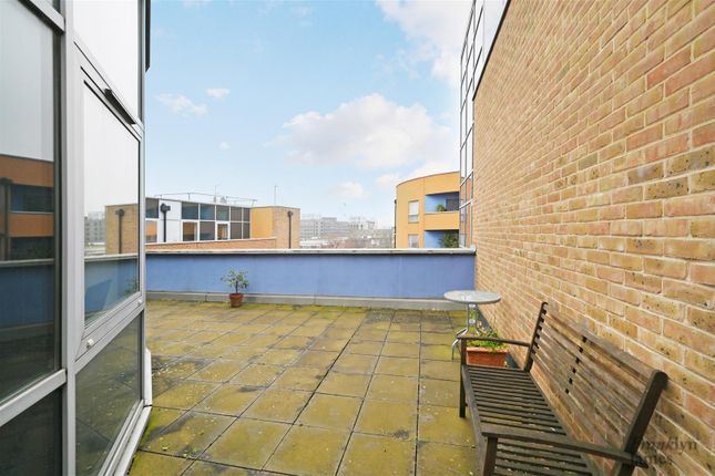 Flat for sale in Warton Court, Cable Street, London