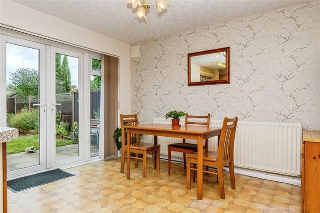 19, Stratford Road, Warwick photo 3