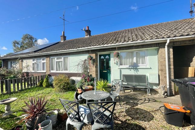 2-bed bungalow on 12, Station Road, Bourne, £150,000