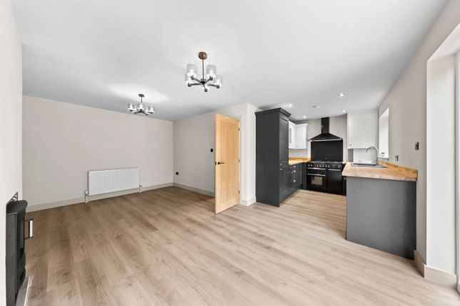 86 Keyes Close, Warrington photo 2