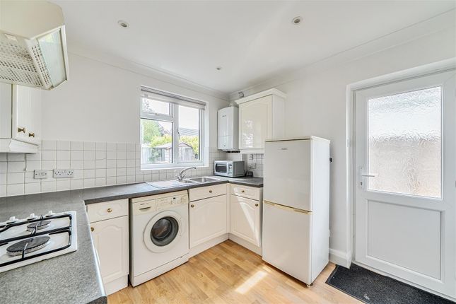 50, Farleigh Road, Weybridge photo 4